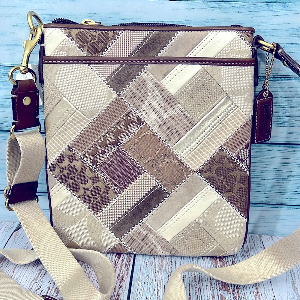 🌺 COACH KHAKI PATCHWORK BROWN MULTI SWINGPACK BRASS KHAKI CROSSBODY F41705 - Picture 2 of 11